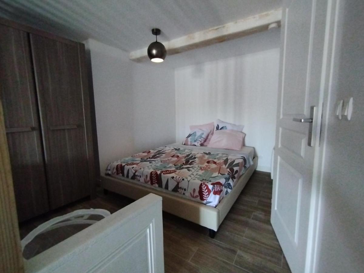 Trevoux: Loft Ravissant Avec Terrasse Leilighet Eksteriør bilde