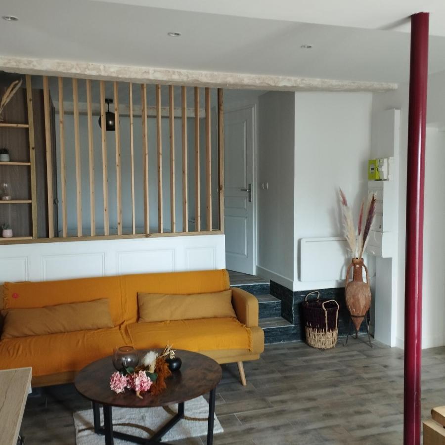 Trevoux: Loft Ravissant Avec Terrasse Leilighet Eksteriør bilde